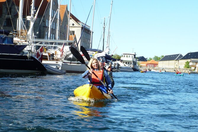 2 Hours Guided Kayak Tour in Copenhagen Harbor - Christianshavn, houseboats, and canal life