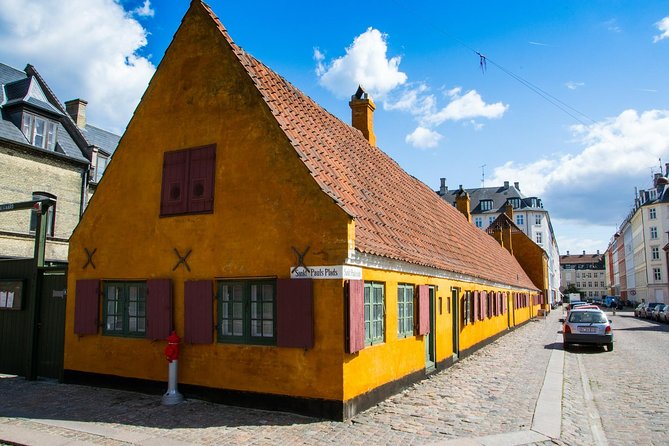 3h walking tour, small group max 10 people Copenhagen - Christiansborg Palace and Denmark’s political center