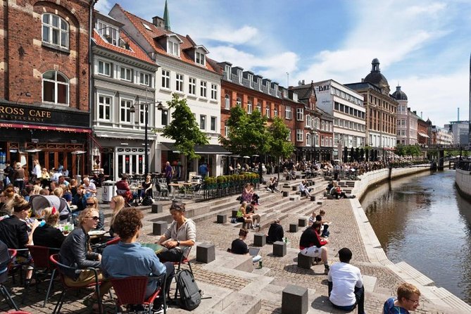 Aarhus Private Transfer from Aarhus (AAR) Airport to City centre - Flight tracking helps when the timetable goes wrong