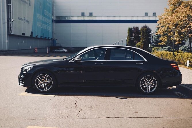 Arrival Transfer: Airport CPH to Copenhagen by Business Car - Key points at a glance