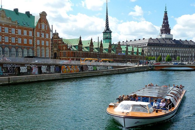 Arrival Transfer: Airport CPH to Copenhagen by Business Car - Leaving Copenhagen Airport with less fuss