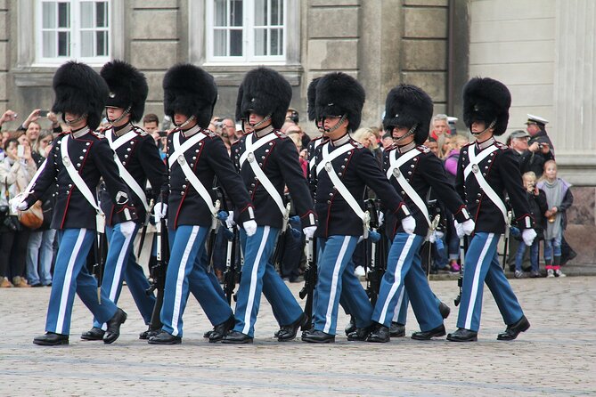 Best of Copenhagen Biking Tour-3 Hours, Small Group max 10 people - Amalienborg Palace and royal Copenhagen