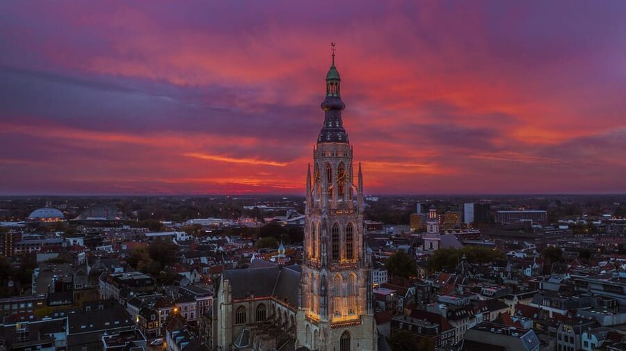 Breda: Highlights tour with local guide - Languages, timing, and practical limits