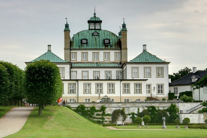 Castles of Kronborg and Frederiksborg from Copenhagen by Car - Guided Kronborg or two castles by audio?