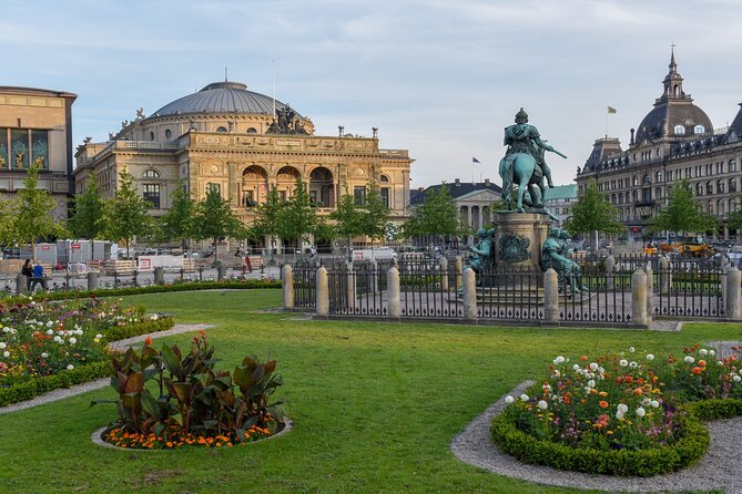 Castles of Kronborg and Frederiksborg from Copenhagen by Car - What the price means for your group
