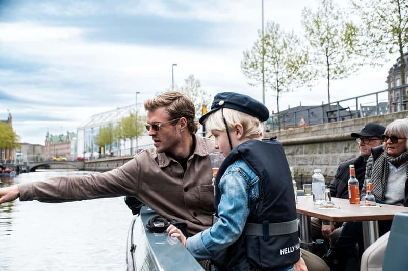 Copenhagen: 1 or 2-Hour Canal Tour in Silent Electric Boats - Why a silent electric boat changes the ride