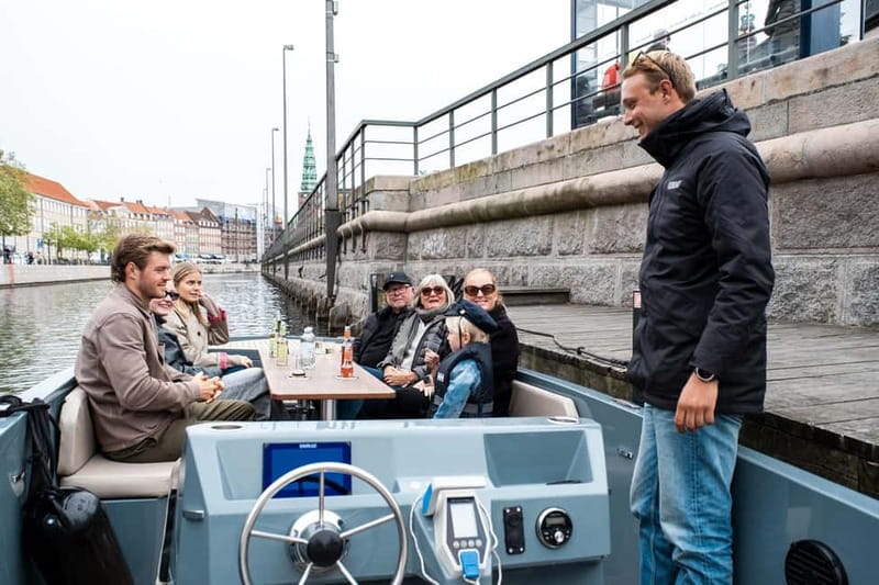 Copenhagen: 1 or 2-Hour Canal Tour in Silent Electric Boats - Staying warm without losing the harbor view
