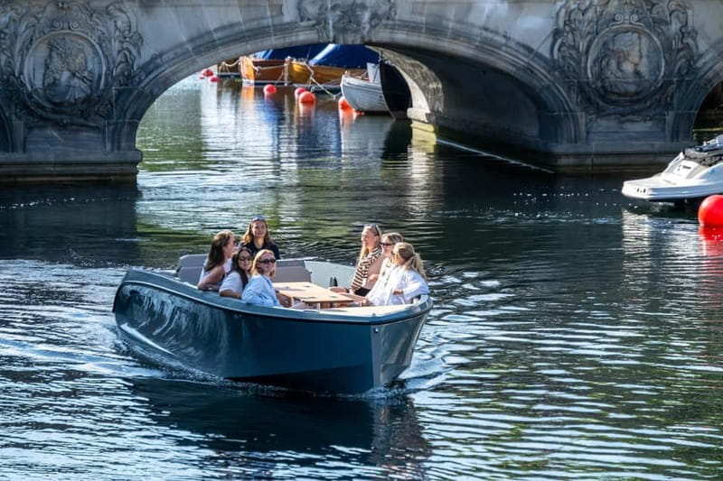 Copenhagen: 1 or 2-Hour Canal Tour in Silent Electric Boats - The captain can make or break the hour