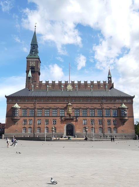 Copenhagen: 2,5-Hour 'Must See' Bike Tour with a Local Guide - The Little Mermaid and realistic expectations