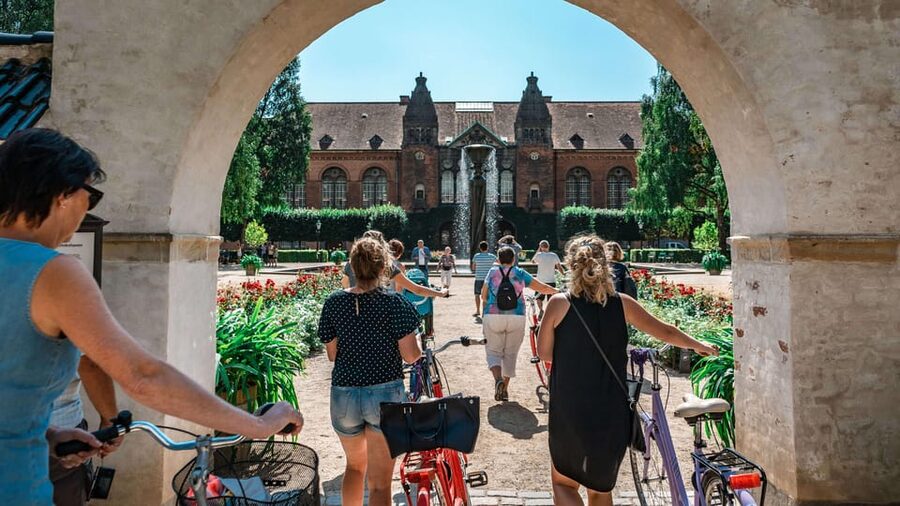 Copenhagen: 3-hour Private Guided Bike Tour - Why a bicycle is the right way to see Copenhagen