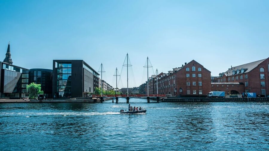 Copenhagen: 3-hour Private Guided Bike Tour - Nyhavn, the café pause, and a little breathing room