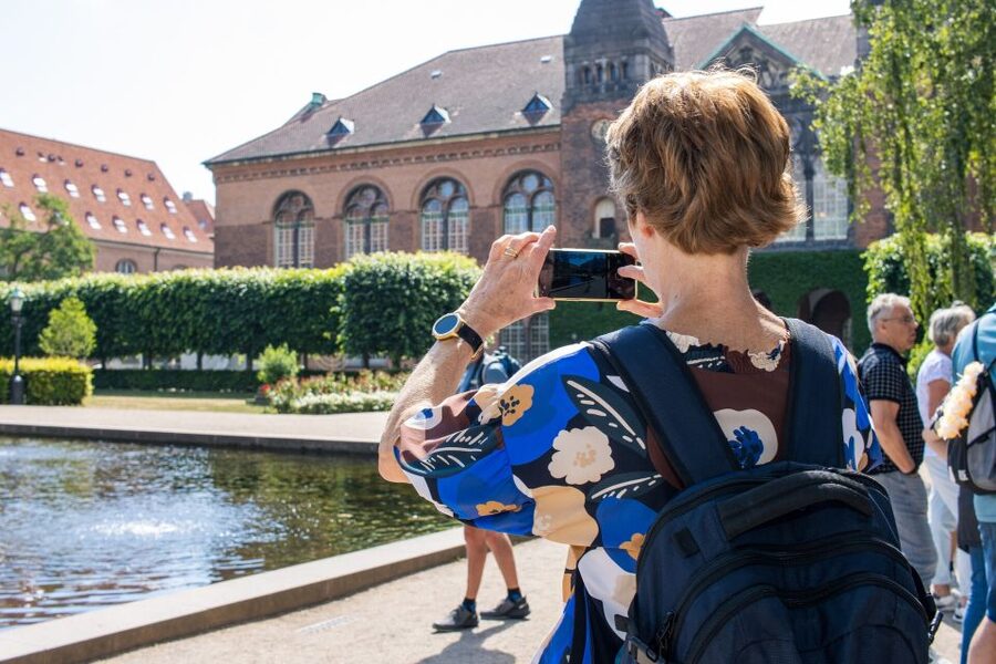 Copenhagen: 3 Hours Private Bike Tour with a local Guide - The Royal Library Garden and Black Diamond