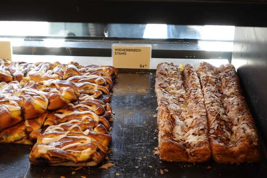 Copenhagen: Best of Danish Pastry Tasting Tour - The city walk between bites