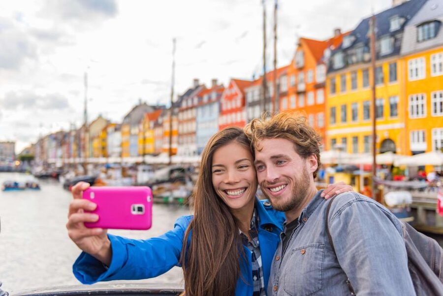 Copenhagen: Canal Boat Cruise & Old Town/Nyhavn Walking Tour - Three hours or four hours?