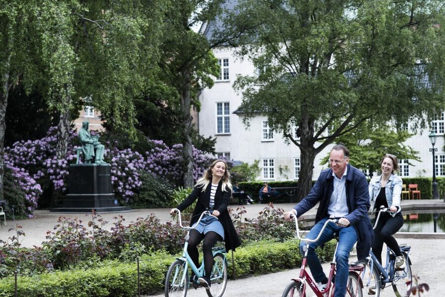 Copenhagen: City Highlights Guided Bike Tour - Royal Castle, gardens, and the grand center