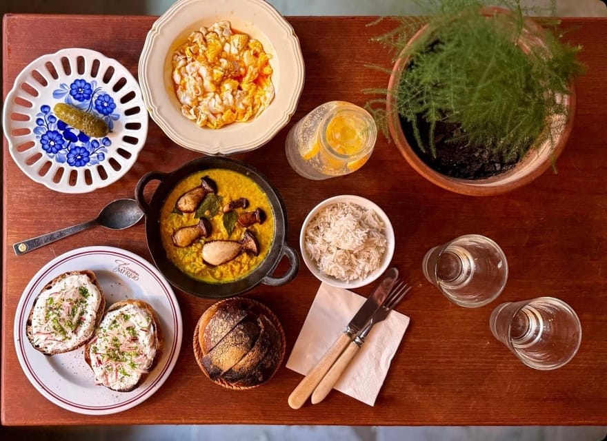 Copenhagen: E-Bike Guided Food Tour with 3 stops - Family rules and riding requirements