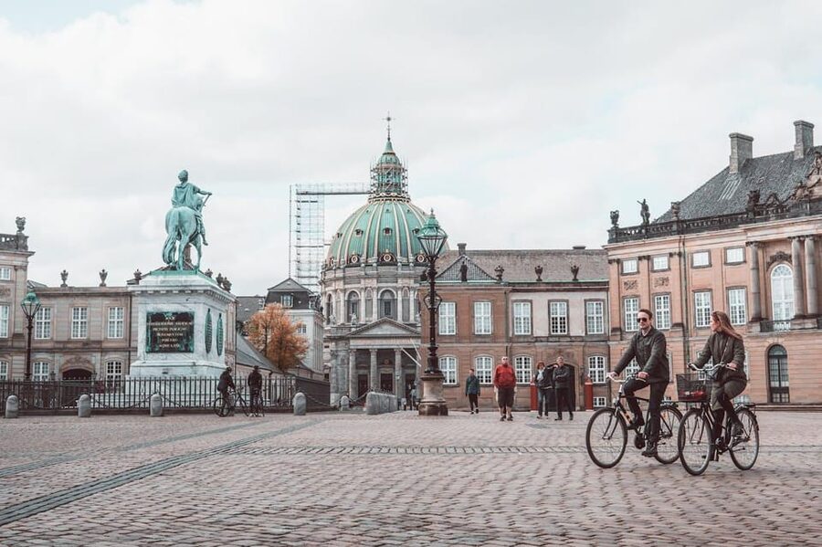Copenhagen: Guided Walking Tour in French - Key points about this Copenhagen walking tour