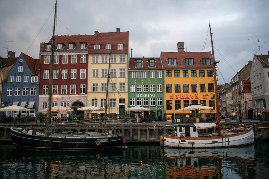 Copenhagen: Guided Walking Tour in French - Stock Exchange, Church of Holmen, and King’s New Square