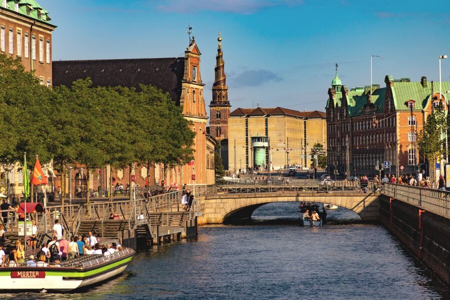 Copenhagen: Highlights & Secrets Private Walking Tour - A private introduction to Copenhagen on foot