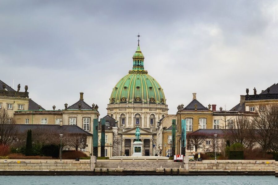 Copenhagen: Highlights & Secrets Private Walking Tour - Pastry and coffee in the Full Option