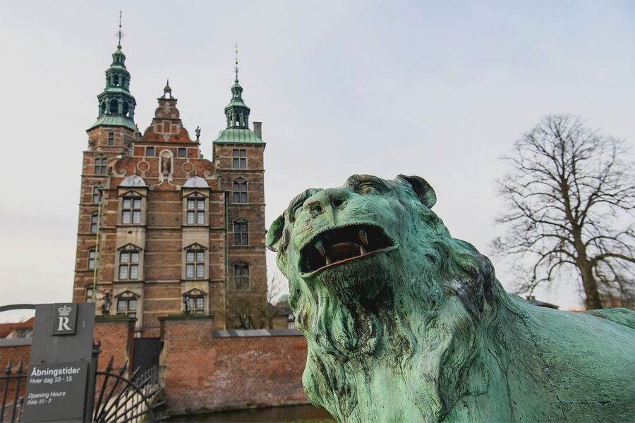 Copenhagen: Highlights & Secrets Private Walking Tour - Pistolstræde and Kongens Nytorv: small streets, daily life