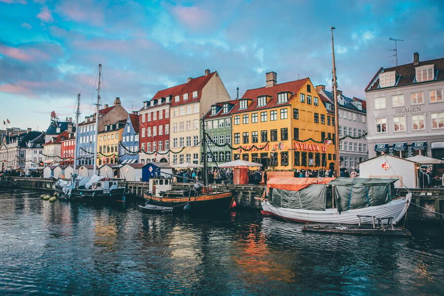 Copenhagen: Hygge & Highlights Walking Tour with Local Guide - The Marble Church and Its Ambitious Dome