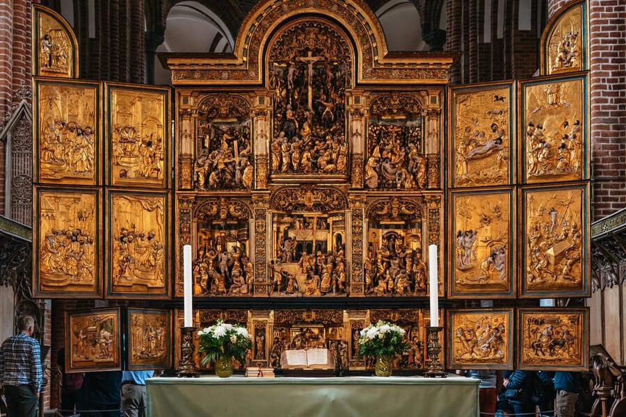 Copenhagen: Kronborg, Frederiksborg Castle and Roskilde Tour - Lunch Between the Castles