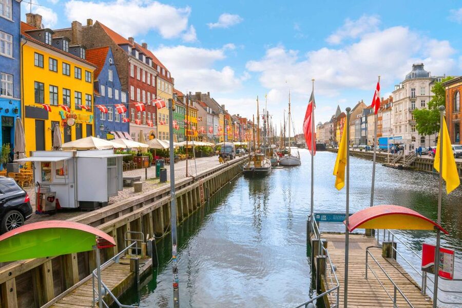 Copenhagen Old Town, Nyhavn, Canal Walking Tour & Christiana - Who will get the most from this walk