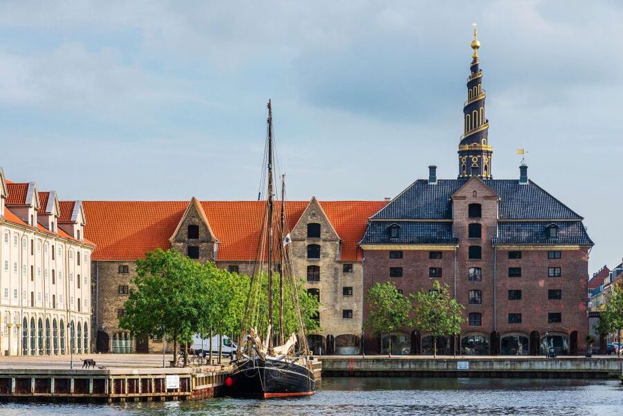 Copenhagen Old Town, Nyhavn, Canal Walking Tour & Christiana - Timing, openings, and practical limits