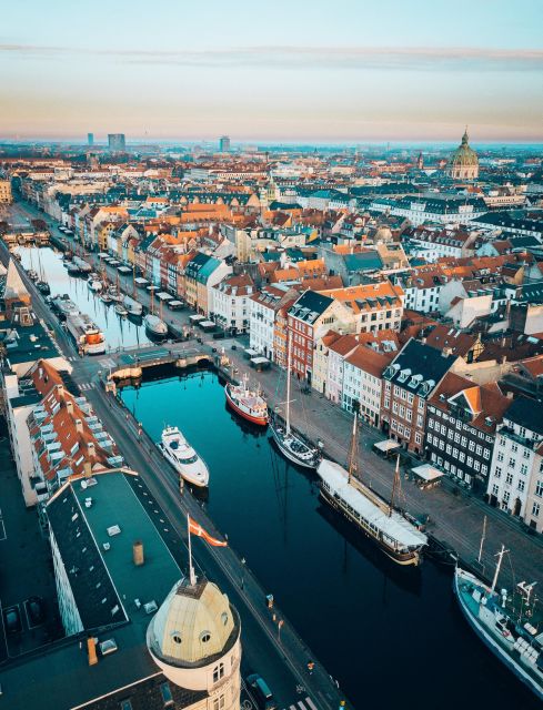 Copenhagen private 3h walking tour - Famous sights and lesser-known districts