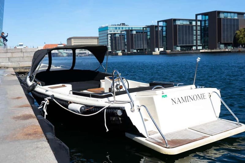 Copenhagen: Private Guided Boat Tour with City Highlights - Meeting Captain Oni beside Kayak Bar