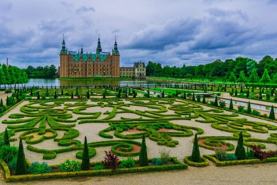 Copenhagen: Rosenborg Castle Tour with Skip-the-Line Ticket - Christian IV and the royal stories behind the rooms