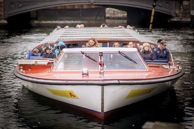 Copenhagen Sightseeing Classic Canal Tour With Live Guide - The Opera House and Copenhagen’s modern edge