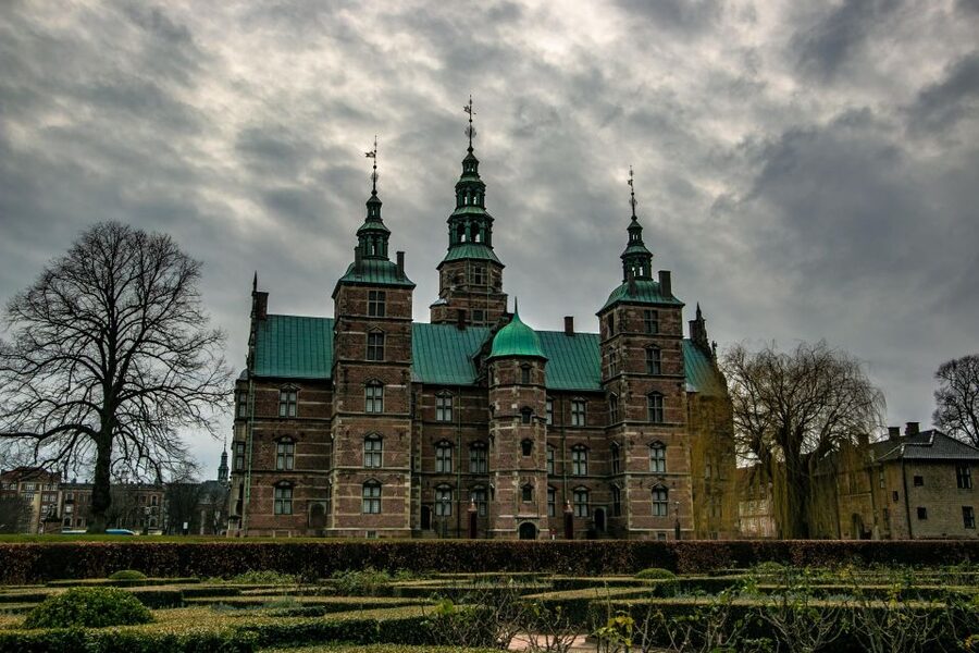 Copenhagen: Tour with Private Guide - The Little Mermaid and the limits of a short walk