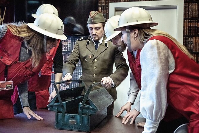 Downfall Spy Mission (Premium Private Escape Room) - Sets, props, and sound do serious work