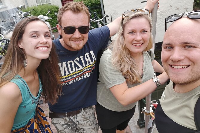 e-Scavenger hunt Copenhagen: Explore the city at your own pace - Amalienborg and the Royal Playhouse