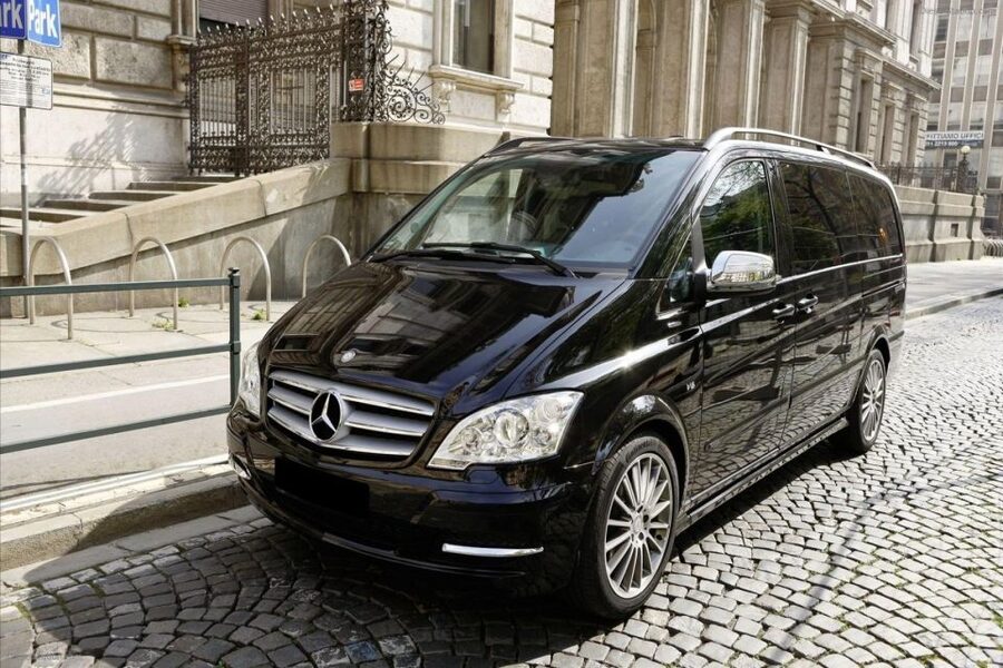 Fast-Track Amalienborg Palace Museum Copenhagen Private Tour - Key details that shape the experience