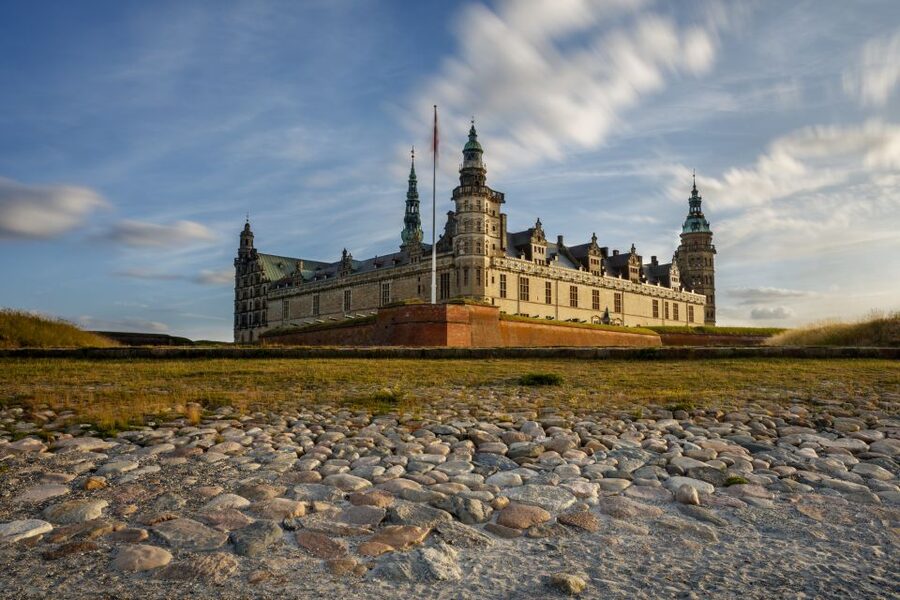 From Copenhagen: 4-hour Private Hamlet Castle Tour - The train from Copenhagen to Helsingør