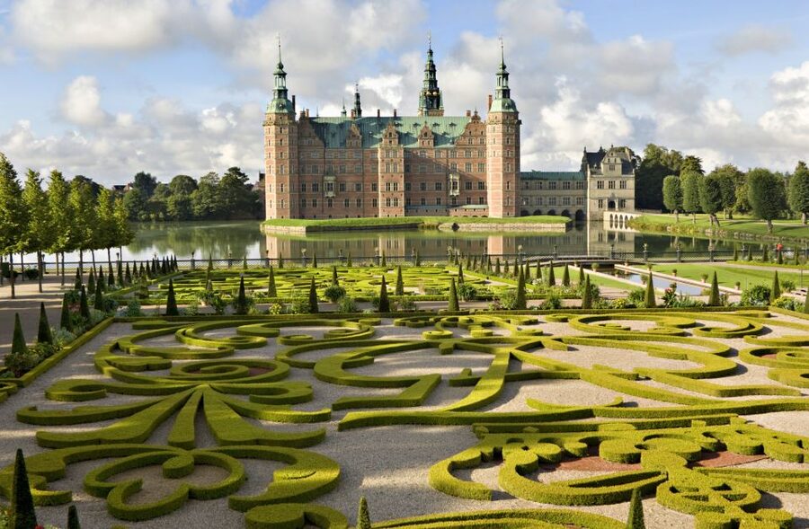 From Copenhagen: Private Frederiksborg Castle Tour - Why Frederiksborg Castle makes a fine half-day trip