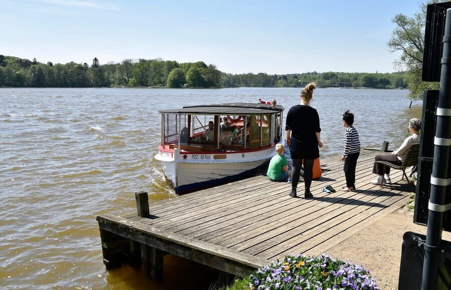 Lyngby & Bagsværd Lake: Baadfarten Boat Ride - The Mølleå section joins nature and local history