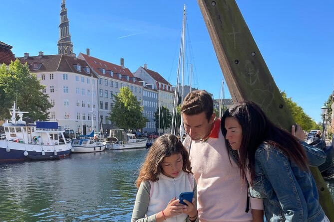 Self-guided Treasure Hunt Tour in Copenhagen - Build a Spaceship - Christiansborg Palace: a major sight in a child-sized story