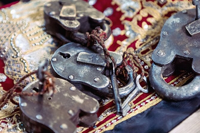 SHERLOCK Escape Room - The Game Master Is Part of the Experience
