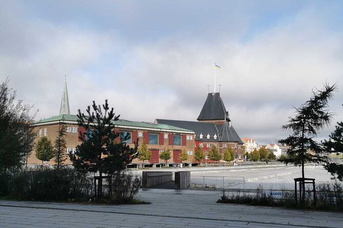 The Ancient Viking Stronghold of Aros: A Self-Guided Audio Tour in Aarhus - The Fountain of Endless Connection and modern Aarhus
