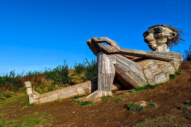 The Six Forgotten Giants Trolls Hunt with Minibus - Hill Top Trine in Hvidovre