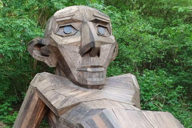The Six Forgotten Giants Trolls Hunt with Minibus - Little Tilde beside Vallensbæk Mose