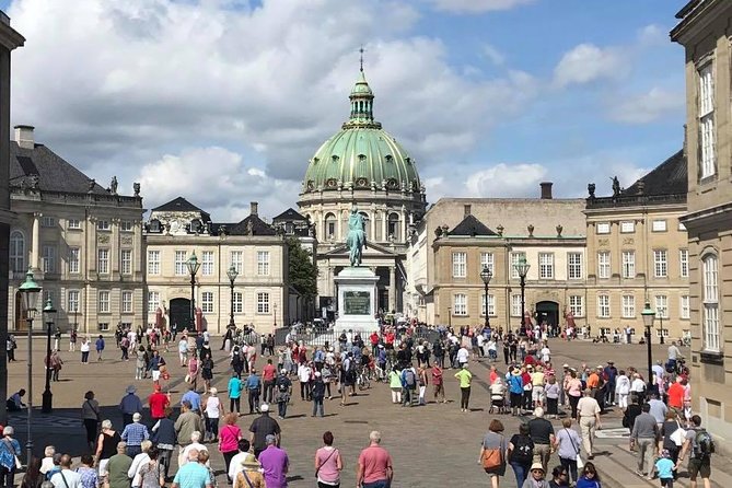 walking tour - Copenhagen and Christiansborg 3 hours - Church of Our Lady and Thorvaldsen’s apostles