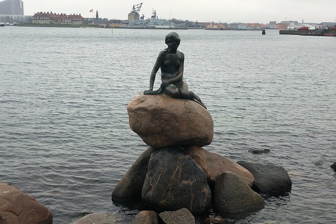 Walking tour - Copenhagen Old Town & Tivoli Park included - Church of Our Lady and Thorvaldsen’s Sculptures